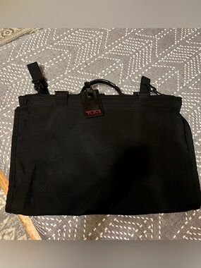 🔴 Tumi Alpha Tri-Fold Carry On